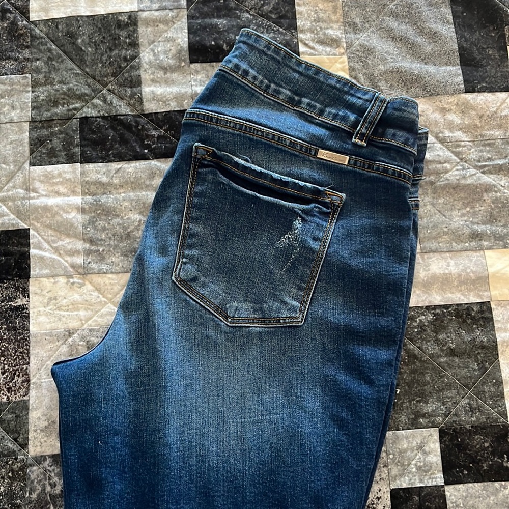 Kancan can size 16, 76%, cotton, 13% rayon from the factory distress. Great